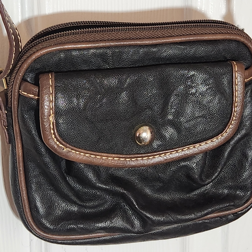 Bueno Black & Brown Adjustable Strap Crossbody or Shoulder Bag Pocketbook Purse